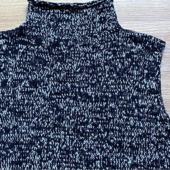 Sleeveless Mock Turtleneck Black White Speckled Knit Sweater Size Large - Picture 7 of 10